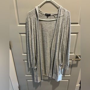 Cute gray cardigan with a hood and pockets.